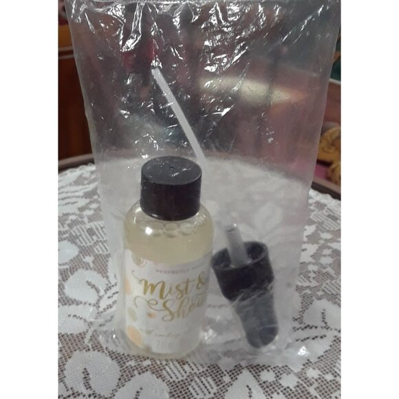 Perfectly Posh Mist & Shout Rose Water Misting Cooling Light Rose Scented - Picture 1 of 4